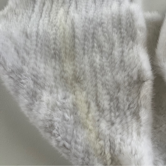 Elegant White Women's Shoulder Throw in size M - Picture 4 of 5